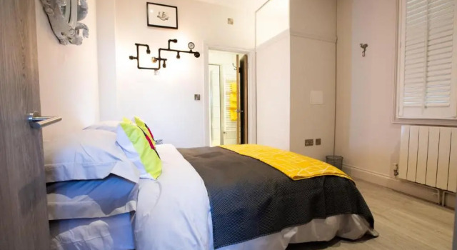 Nadler House 1 Bed Basement Apartment, Varaa Huoneisto Asunnot kohteessa Merseyside, Huoneisto