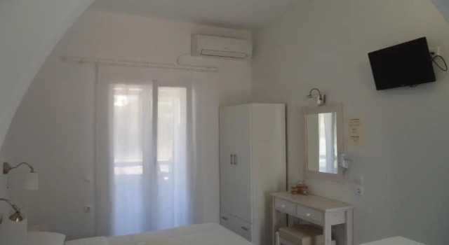 Taxiarchis Studios, Rezerwuj Hotel Agios Georgios Naxos
