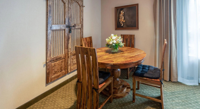 Двухместный люкс Gold Miners Inn Grass Valley, an Ascend Collection Hotel