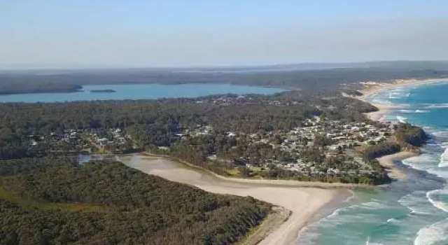 Silversands Beach House, Book Hotel Berrara New South Wales