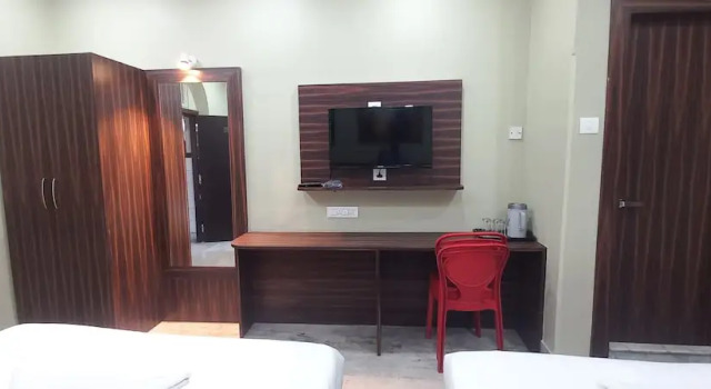 HOTEL SREE DURGA, Забронировать Отель Калькутта East Zone, рядом с Bose Institute