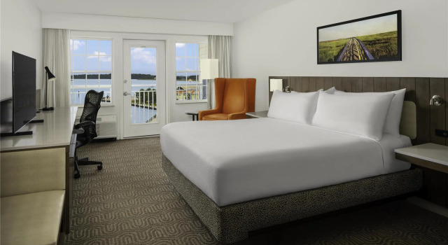 Двухместный номер Standard с балконом Hilton Garden Inn Kent Island Marina