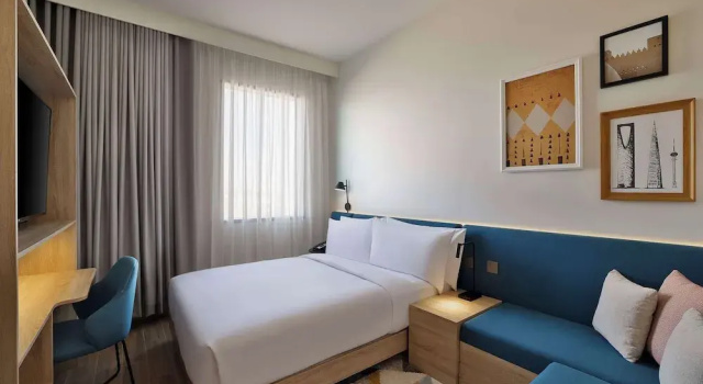 Номер Standard Hampton By Hilton Neom Community 2