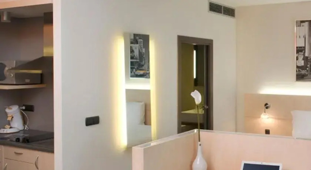 ibis Styles La Louvière, Rezervovat Apartmán La Louviere 