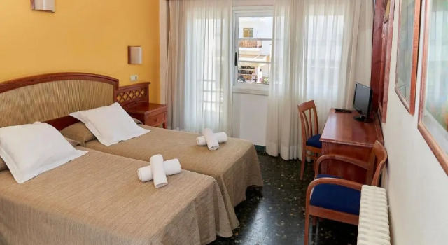 Двухместный номер Standard Hostal Illes Pitiüses