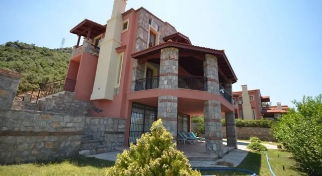 Villa Lotus