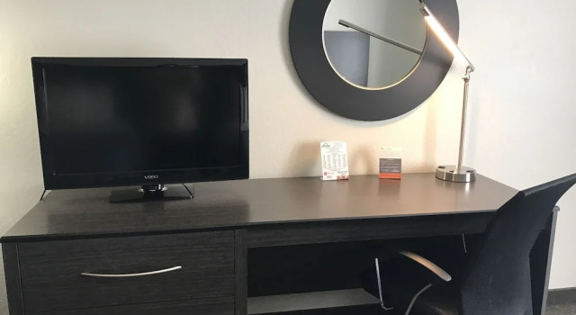 Days Inn & Suites East Flagstaff