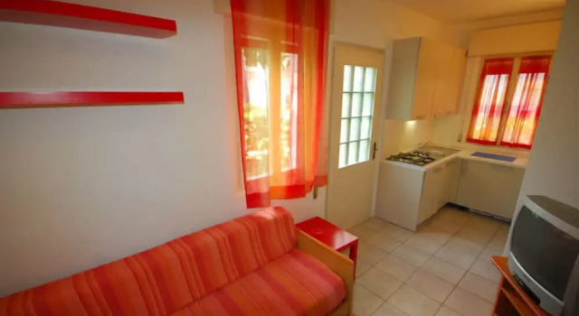 Cozy Villa in Lignano Pineta, Book Villa Hoteller i Friuli Venezia Giulia med parkering, Parkering