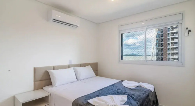 Seafront Condominium With Pool - SHC