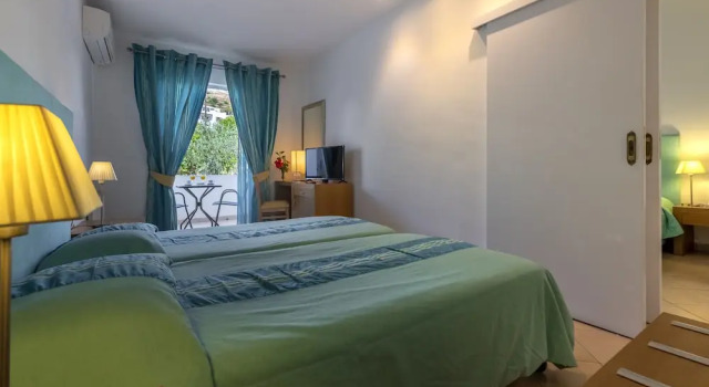 Семейный номер Standard с балконом Skala Hotel
