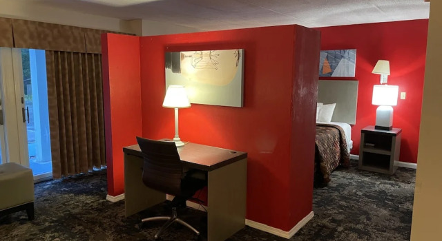 Двухместный люкс Deluxe Gold Star Inn & Suites