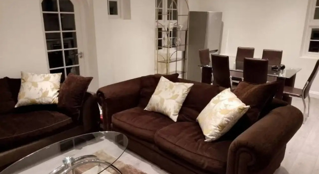 Inviting, Relaxing, 2-bed House-hampstead-london, Забронировать Отель Лондон Большой Лондон, рядом с Cabaret Mechanical Theatre