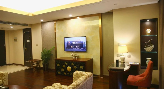 Jin Ding Hotel, Book Hotel 4-stjernede hoteller i Tangshan, 4*