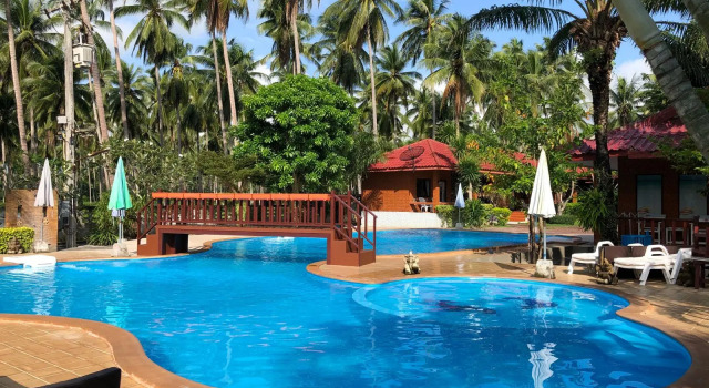 Трёхместный номер Standard Ban Krut Resort