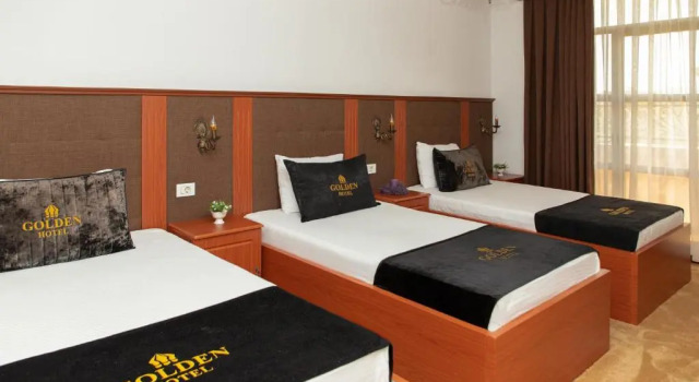 Трёхместный номер Standard Golden Hotel