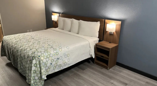 Студия HomeTowne Studios by Red Roof Hagerstown - Williamsport, MD