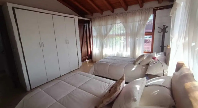 La Casa del Arbol, Book Hotel Quito 