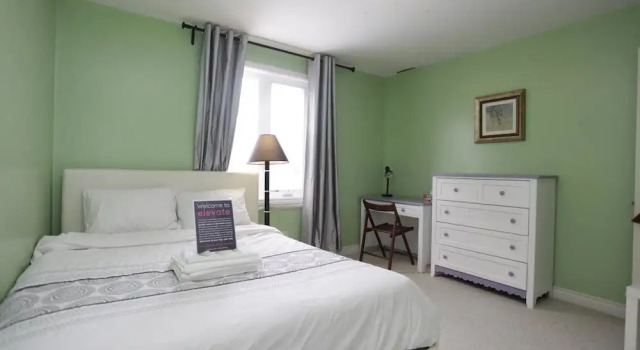 Elevate Rooms JJ Homestay, Varaa Hotelli North York 