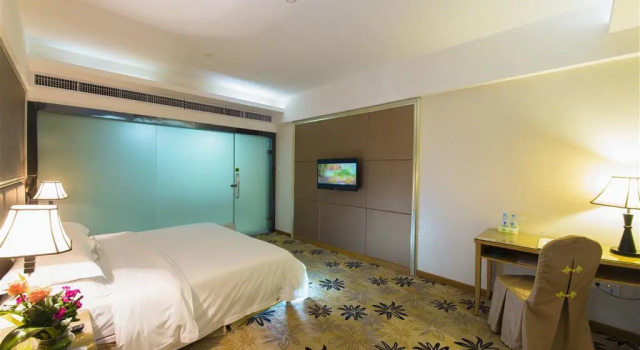 Люкс Business Vienna Hotel Zhanjiang Haibin Avenue Branch
