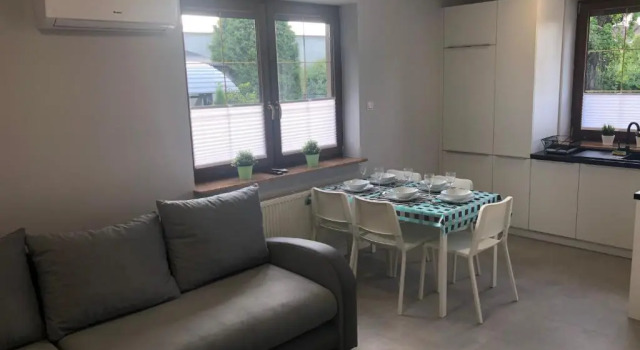 Апартаменты Klimatyzowane Apartamenty i Pokoje przy Targach Kielce