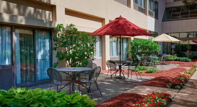 Номер Standard Detroit Marriott Livonia