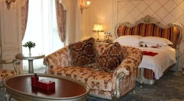 Czteroosobowy suite Mingfa International Hotel