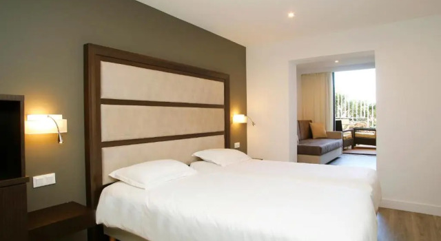Трёхместный номер Superior с видом на сад Hotel Saint Christophe
