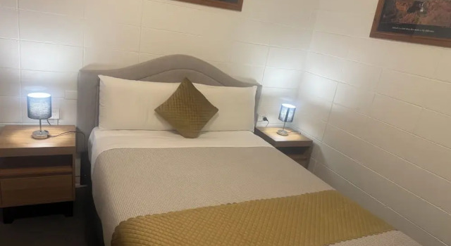 Двухместный номер Standard с балконом Cootamundra Gardens Motel