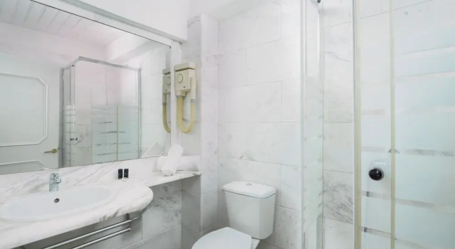 Двухместный номер Standard с балконом и с видом на море El Greco Hotel