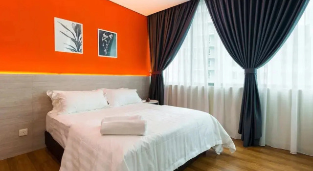 Bright 3 Queen Bed Condo Walk to KL Tower, Забронировать Отель Отели Куала-Лумпура 3 звезды, рядом с Океанариум Aquaria KLCC, 3*