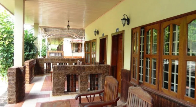 N4 Hotel, Boek Hotel Hotels in Kep Province met parkeren, Parkeren