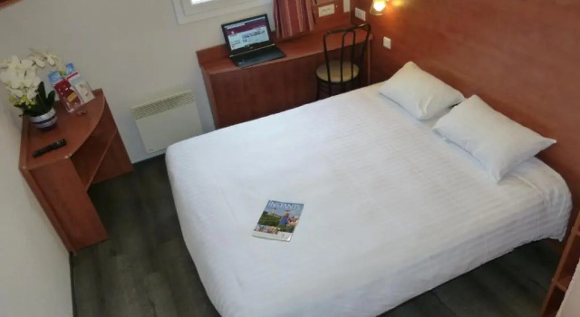 Номер Comfort Brit Hotel Reims La Pompelle