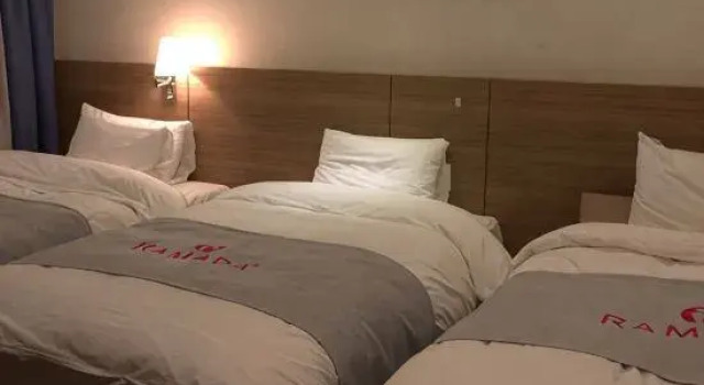 Трёхместный номер Standard Ramada Taebaek Hotel