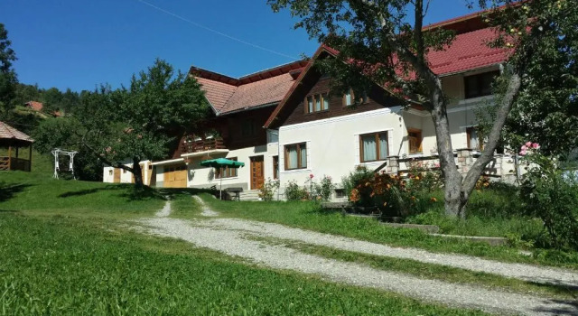 Pensiunea Laura, Rezervovat Hotel Hotely v Prahova Valley s parkováním, Parkování