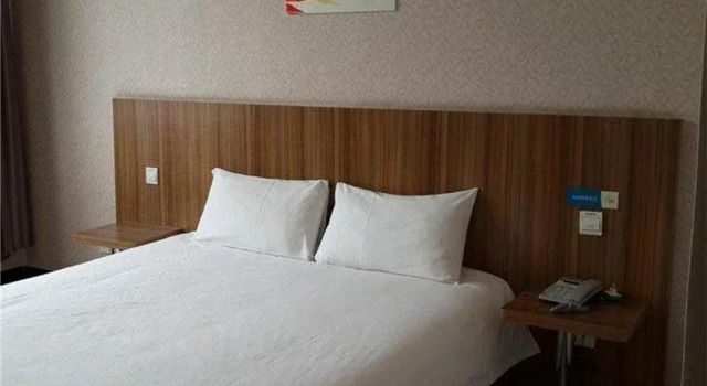 Eaka 365 Hotel Luquan Xiangyang Road Branch, Book Hotel Luquan Hebei