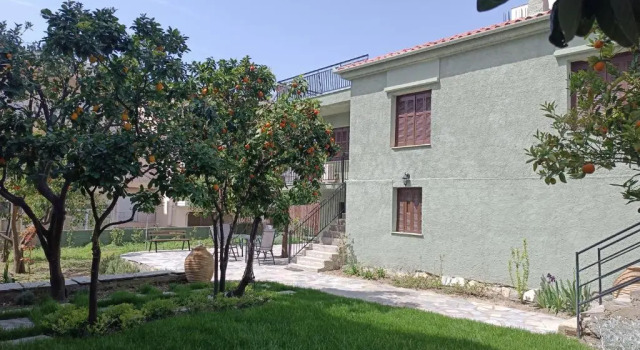 Коттедж Betty's Garden House