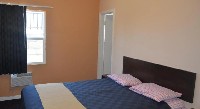 Tropicana Motel, Забронировать Мотель Отели Комптон с парковкой, Парковка