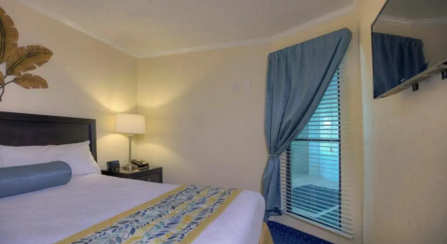 Люкс c 1 комнатой с видом на залив Sailport Waterfront Suites