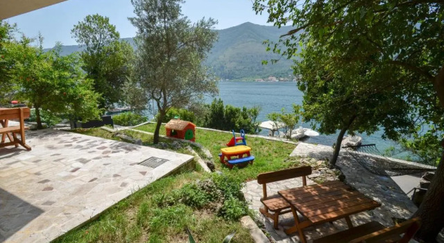 Guesthouse Grotta Di Nicola, Boek Hotel Dobrota 