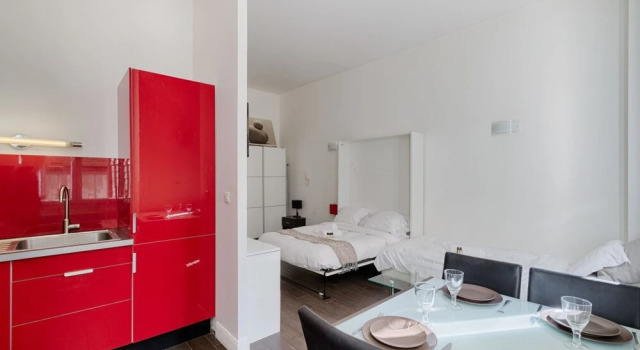 Modern Studio 3 Minutes From the Old Port!, Забронировать Отель Кастеллан и Префе 