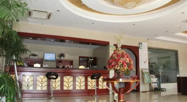 GreenTree Inn Jiangsu Nantong Rugao Port Bus Station Business Hotel, Prenota Hotel Hotel a Nantong con parcheggio, Parcheggio