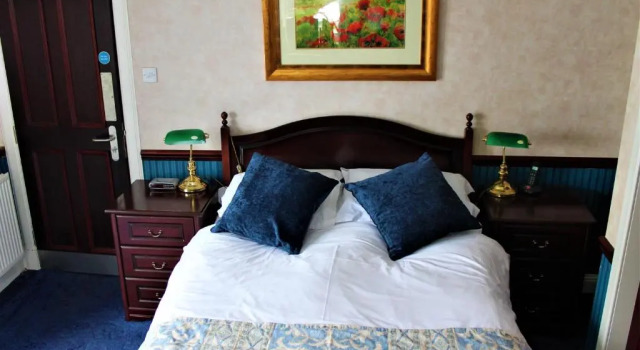 Loch Arklet House