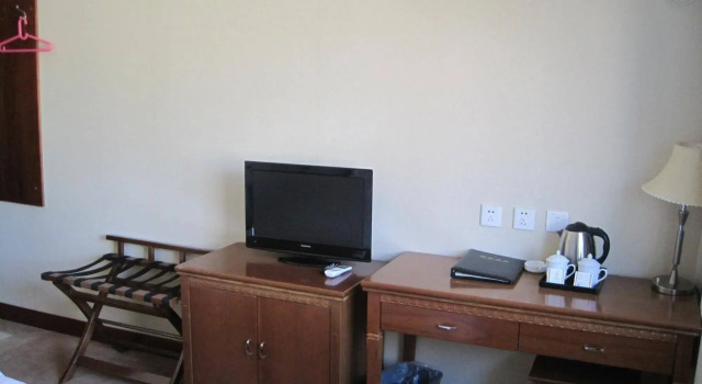 Golden Inn, Book Hotel Hoteller i Changping med parkering, Parkering