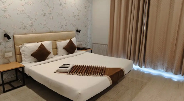 Номер Deluxe Aadat Hotel Near Artemis Hospital Gurgaon