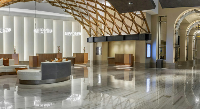 Omni Louisville Hotel, Забронировать Отель Луисвилл Louisville Metropolitan Area, рядом с Louisville Slugger Field