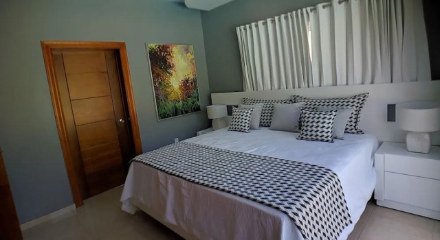Modern & Private Tropical Villa in Gated Community Minutes From the Beach