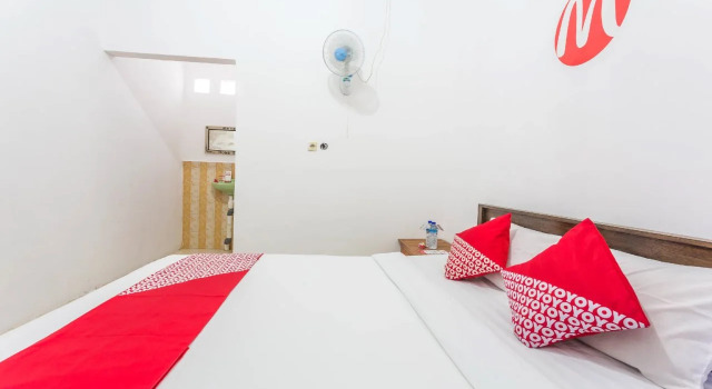 OYO 1323 Murni Homestay, Забронировать Отель Отели Сенггиги с парковкой, рядом с Batu Bolong Temple, Парковка