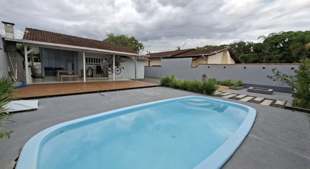 Villa Di Mare II-Piscina e churrasqueira, Забронировать Вилла Коттеджи Итапоа, Коттедж