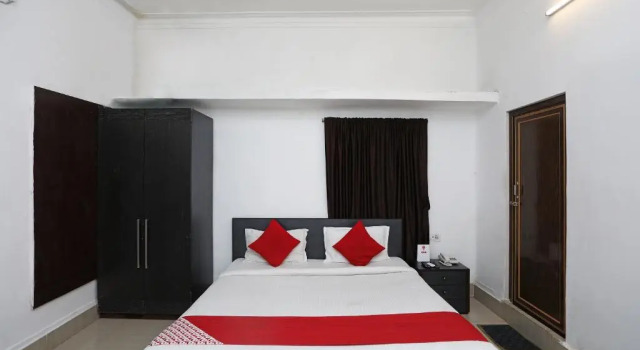 Номер Standard Hotel O Jalan Lake View Near Mani Square