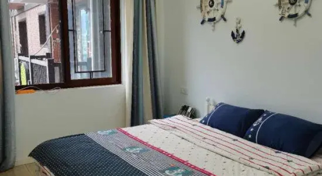 Люкс с 3 комнатами с балконом и с видом на сад Emeishan Pinshan Home Inn